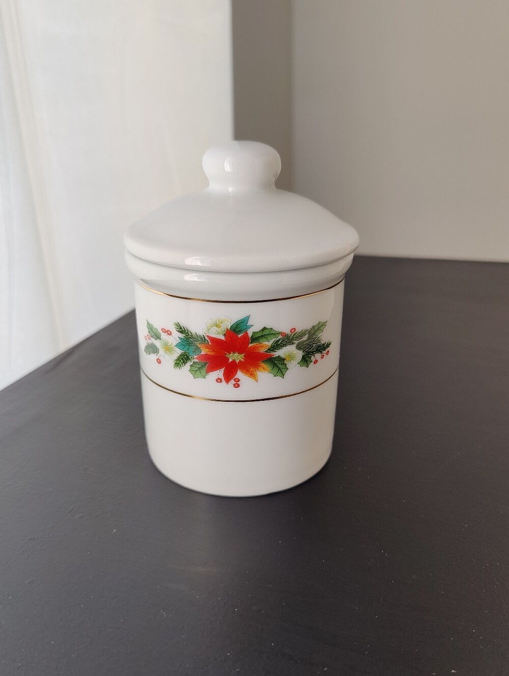 1 Small Sugar Cannister| Royal Norfolk | Christmas poinsettia Rn26